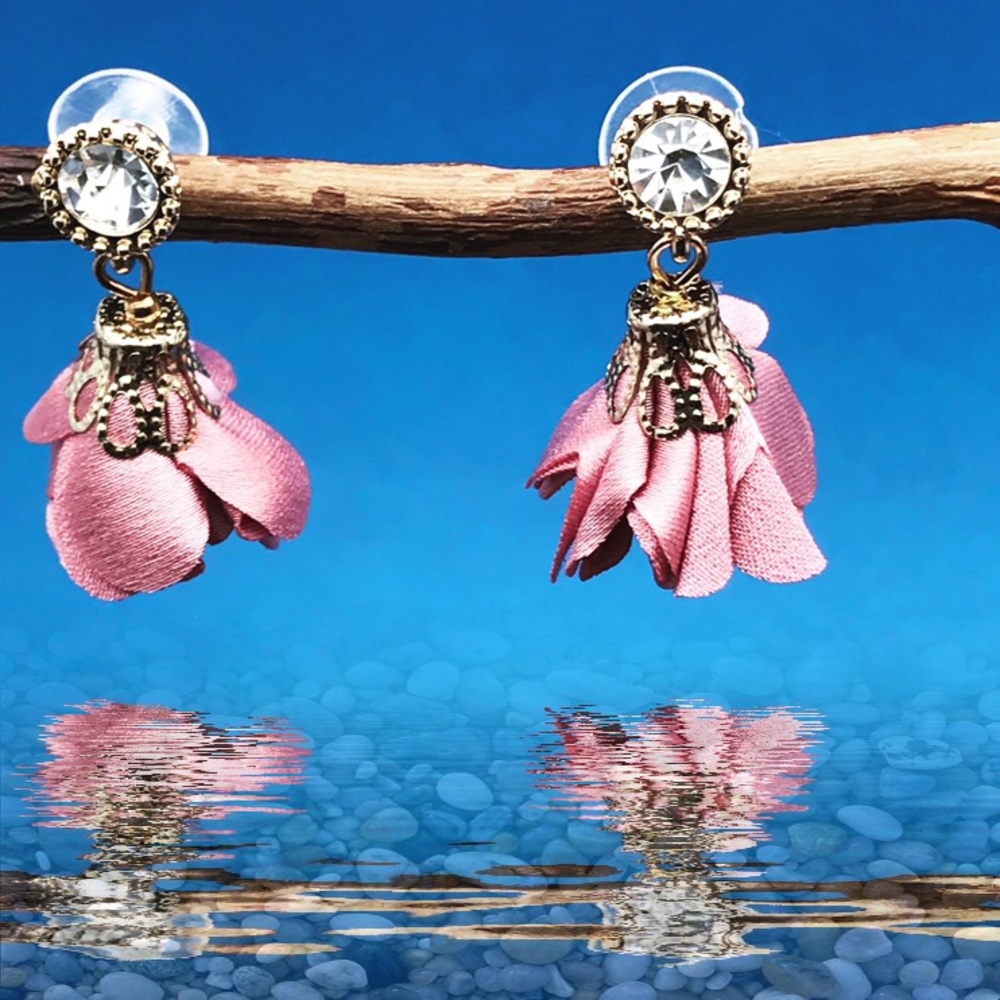 Rose silk flower earrings with rhinestone - Picture 1 of 8